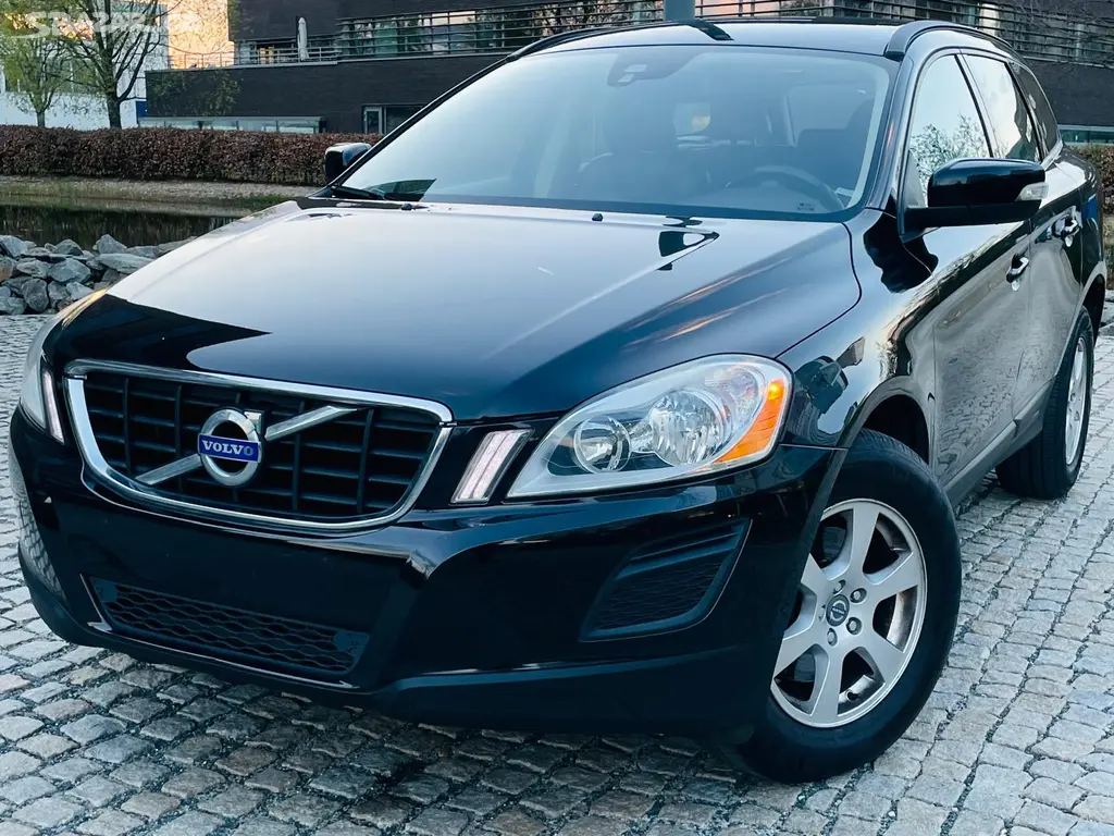 Volvo XC60, 2.0D 5VÁLEC AUT VÝHŘEV SENZORY
